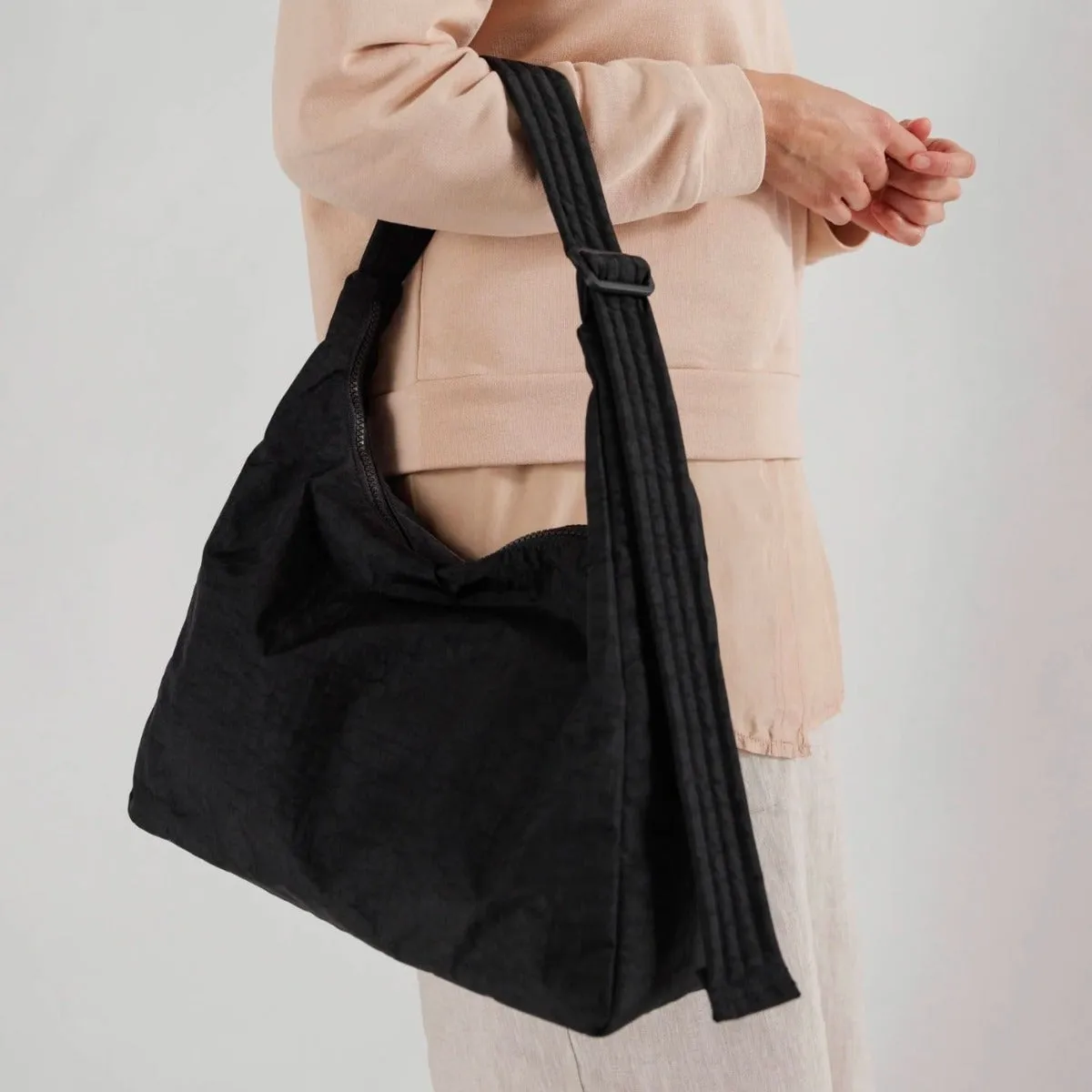 Baggu Nylon Shoulder Bag in Black