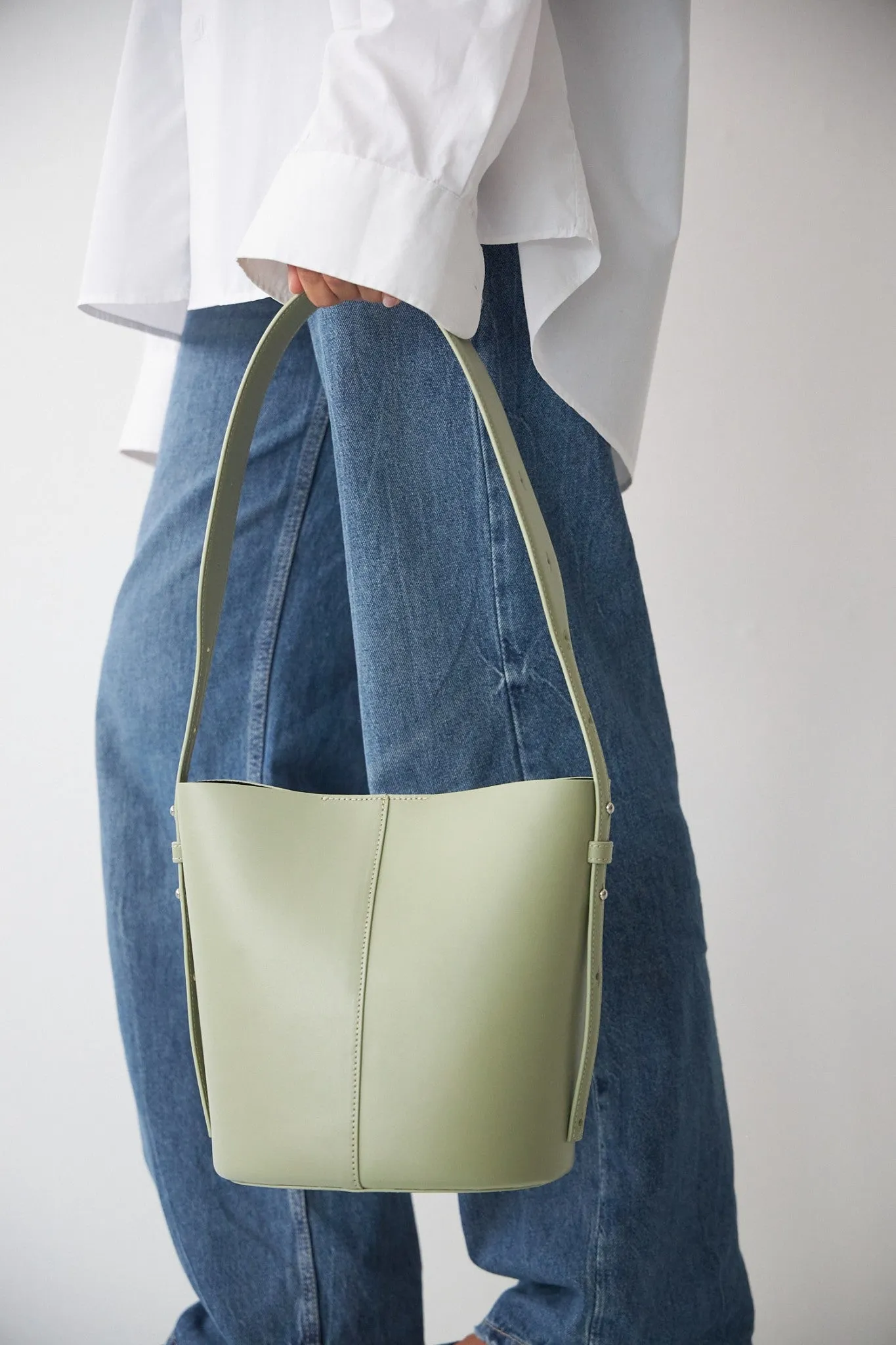 LITTLE LEO BUCKET BAG - VITELLO SALVIA